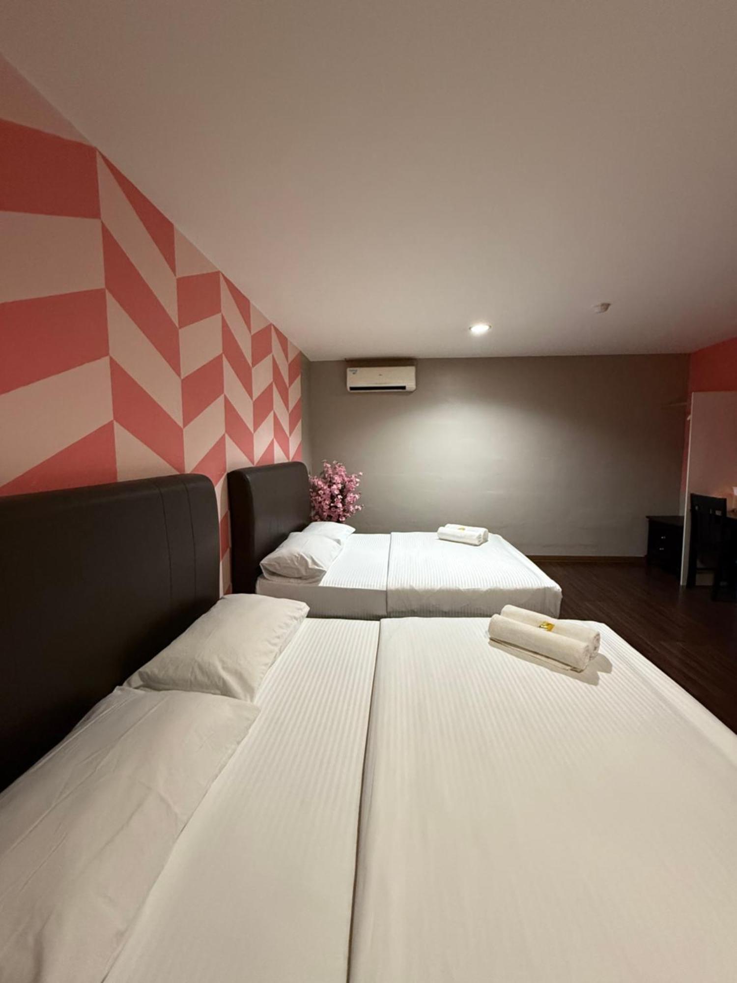 1St Living Subang Ss15 Hotel Субанг Джая Екстериор снимка
